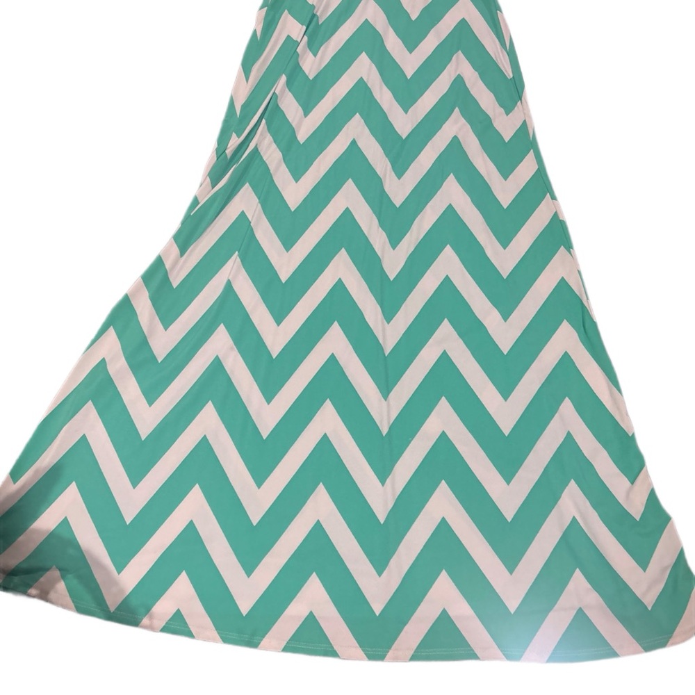 Chevron Patterned Green and White Skirt